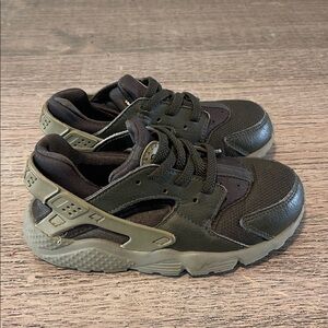 Nike Kids Huarache Shoes Dark Military Green Stucco Toddler Boy Size 10C